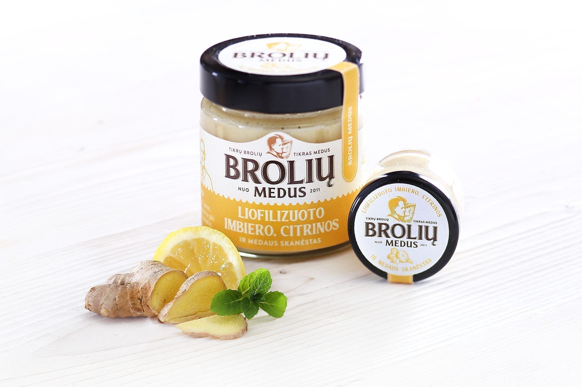 medus su imbieru ir citrina